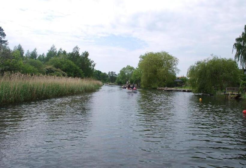 åhus B&b Och Vandrarhem