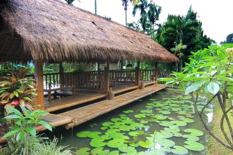 Royal Hotel And Outbound Trawas