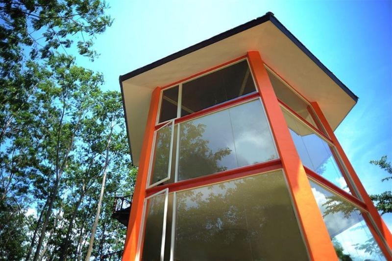 Royal Hotel And Outbound Trawas