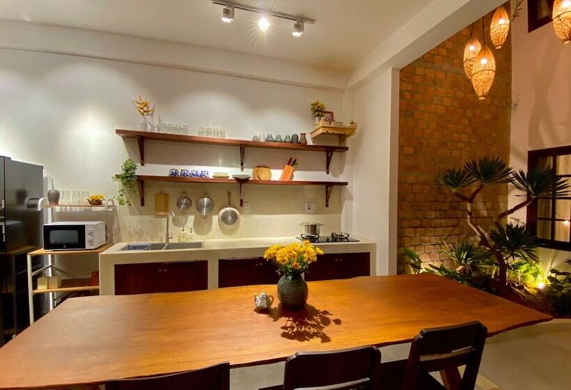 هاستل Okra Hoian