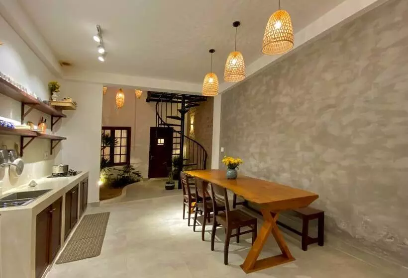 هاستل Okra Hoian