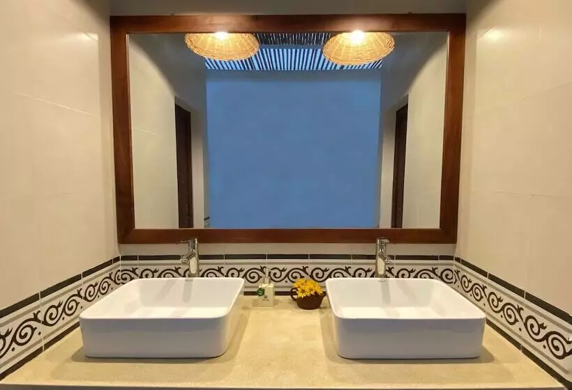 هاستل Okra Hoian