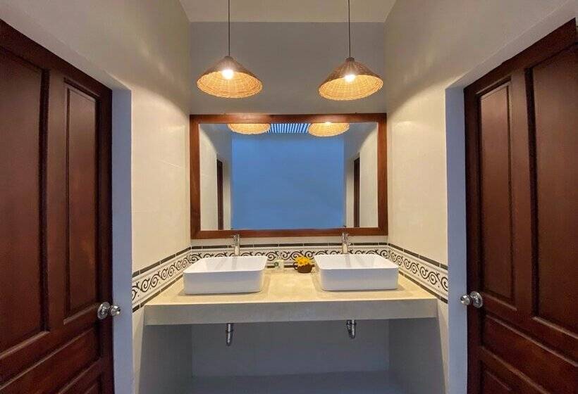 هاستل Okra Hoian