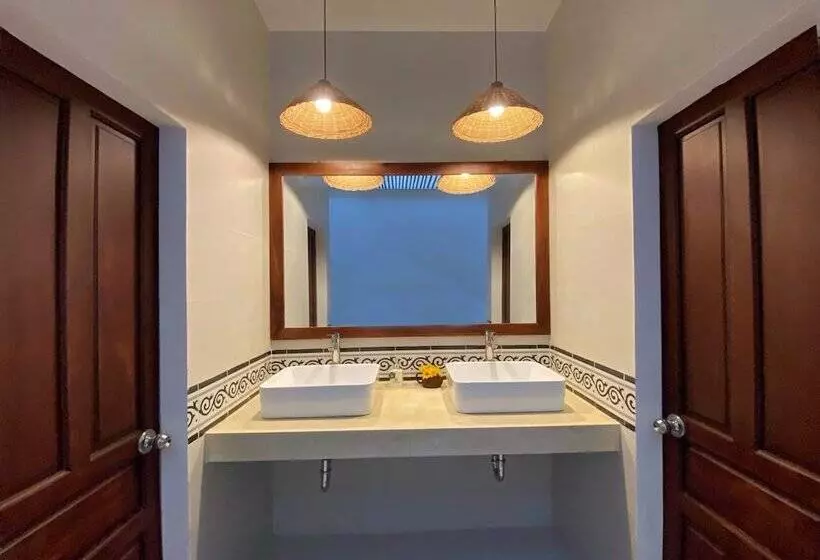 هاستل Okra Hoian