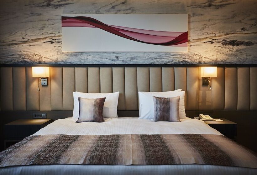 בית מלון כפרי Ramada By Wyndham Istanbul Umraniye