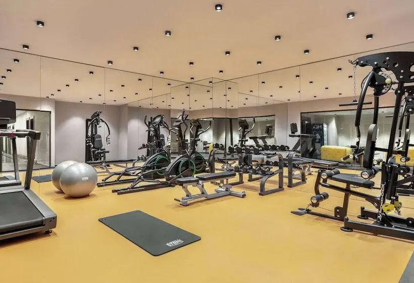 ホテル Ramada By Wyndham Istanbul Umraniye