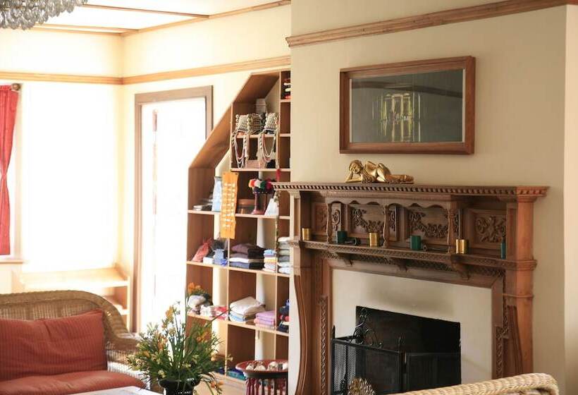 هتل Amara Mountain Resort