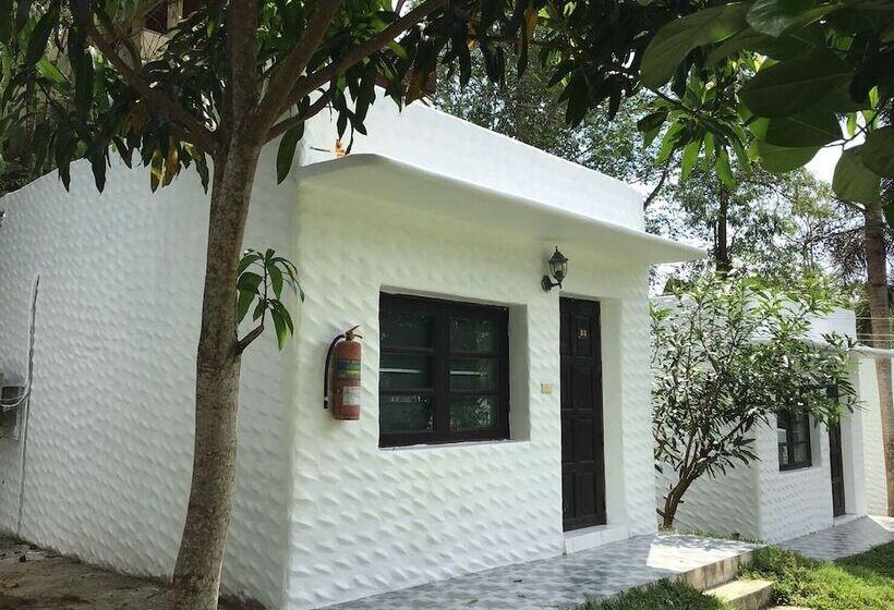 בית מלון כפרי Baan Aunrak Koh Chang