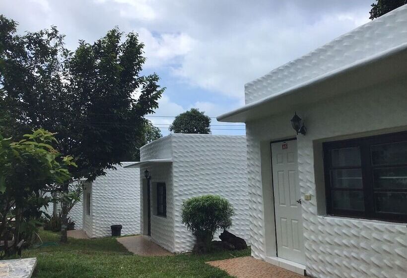 בית מלון כפרי Baan Aunrak Koh Chang