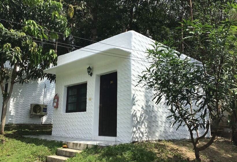 בית מלון כפרי Baan Aunrak Koh Chang