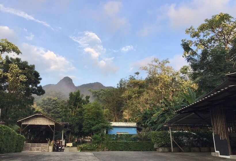 בית מלון כפרי Baan Aunrak Koh Chang