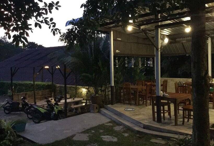 בית מלון כפרי Baan Aunrak Koh Chang