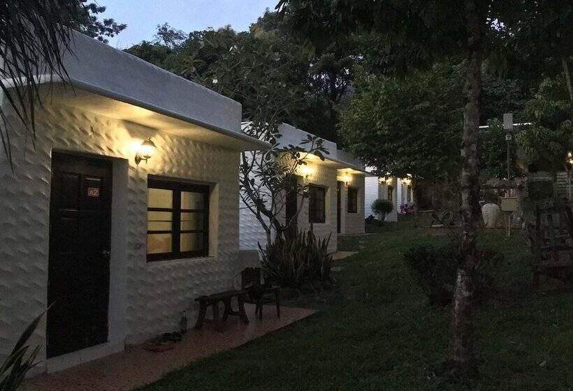 בית מלון כפרי Baan Aunrak Koh Chang