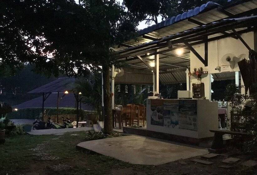 בית מלון כפרי Baan Aunrak Koh Chang