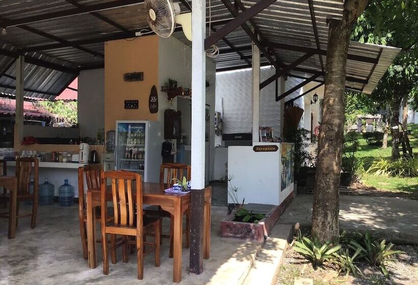 בית מלון כפרי Baan Aunrak Koh Chang