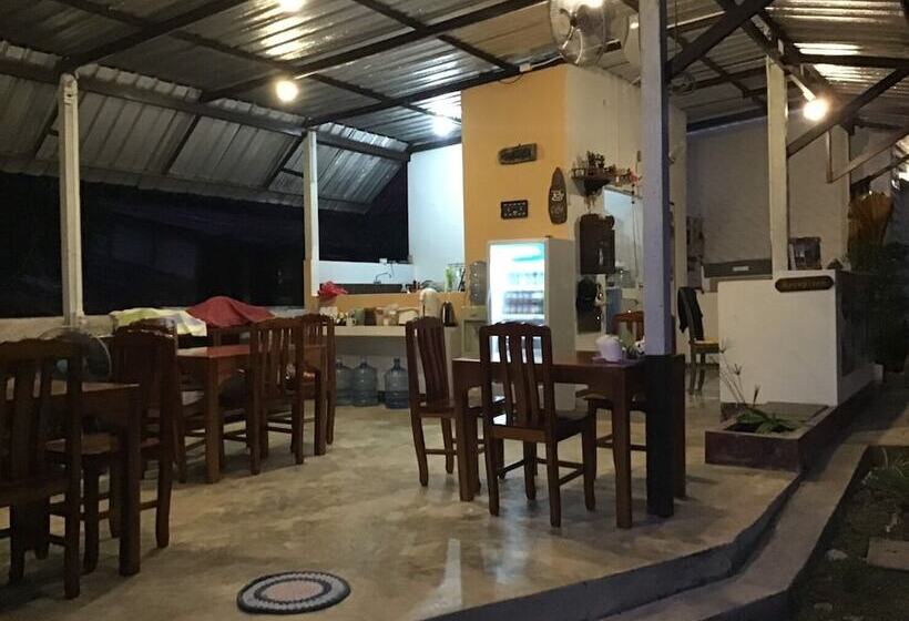 בית מלון כפרי Baan Aunrak Koh Chang