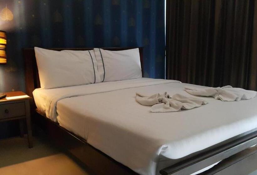 호텔 Chatchada House