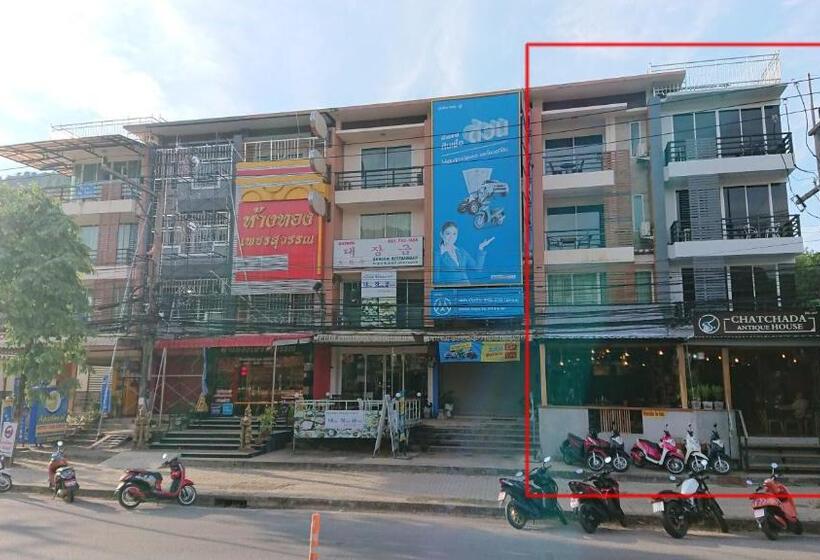 호텔 Chatchada House