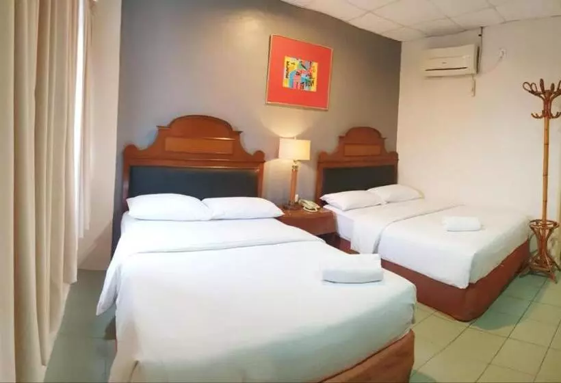 Golden Court Hotel   Sri Pelangi