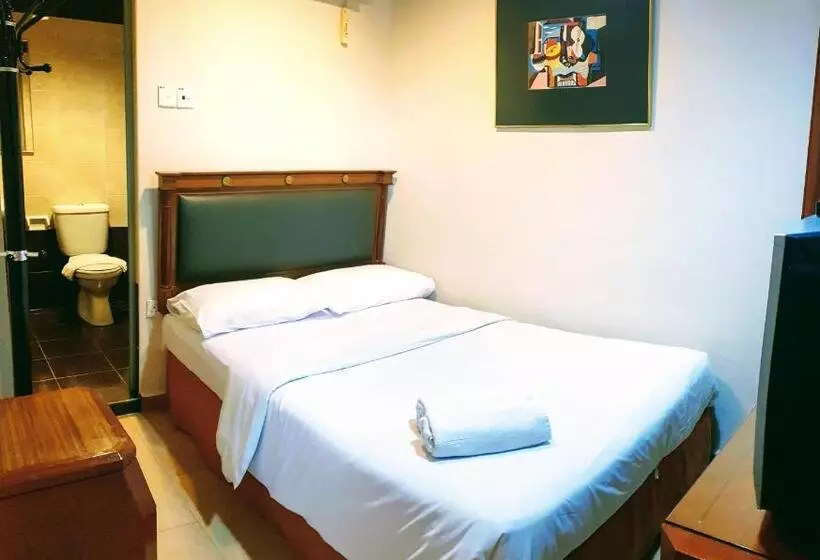 Golden Court Hotel   Sri Pelangi