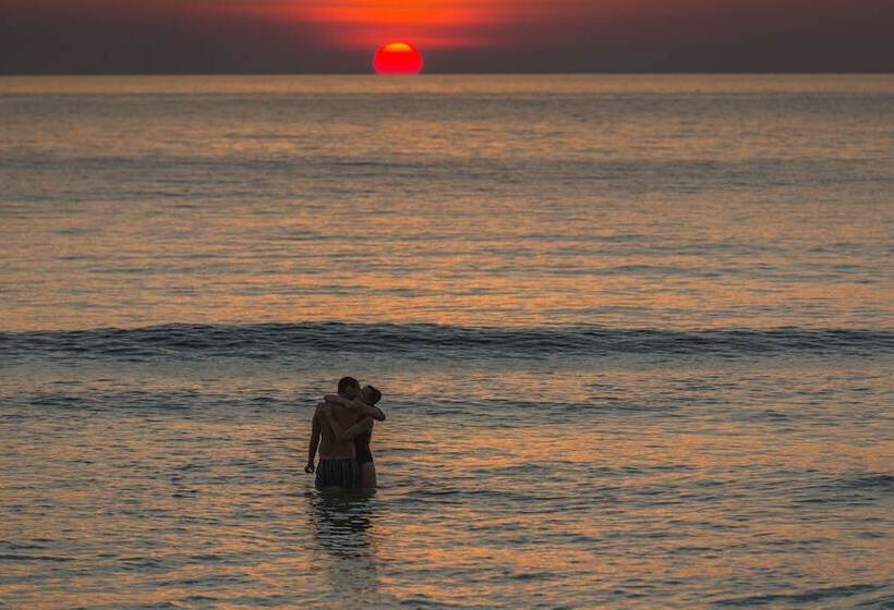 בית מלון כפרי Koh Kood Paradise Beach