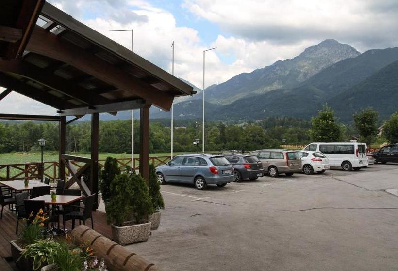 هتل Oskar Zaplata