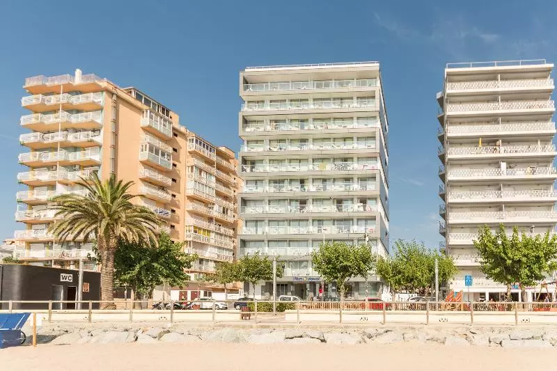 هتل Pierre & Vacances Blanes Playa