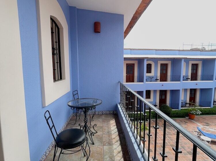 Отель Santa Helena Plaza