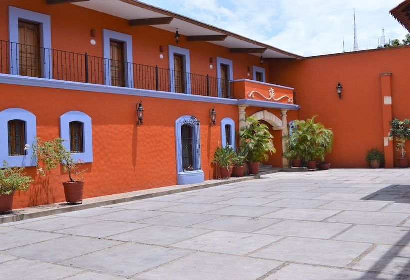 Отель Santa Helena Plaza