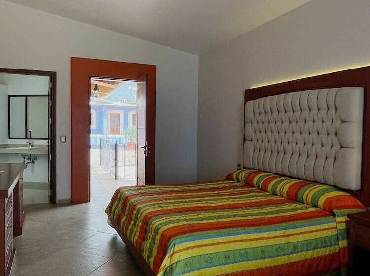 Отель Santa Helena Plaza