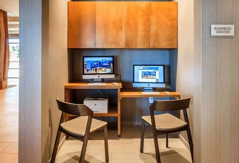Hotelli Springhill Suites By Marriott The Dunes On Monterey Bay