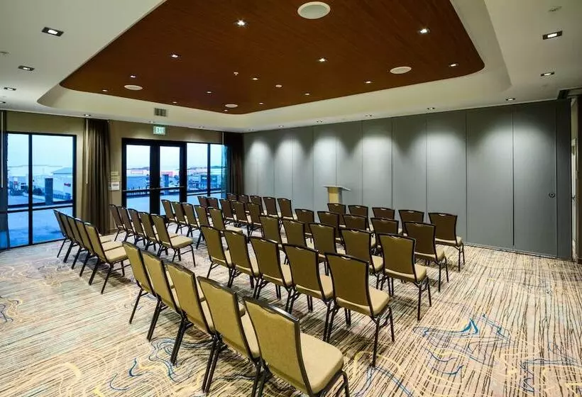 Hotelli Springhill Suites By Marriott The Dunes On Monterey Bay