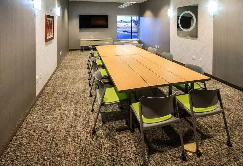 Hotelli Springhill Suites By Marriott The Dunes On Monterey Bay