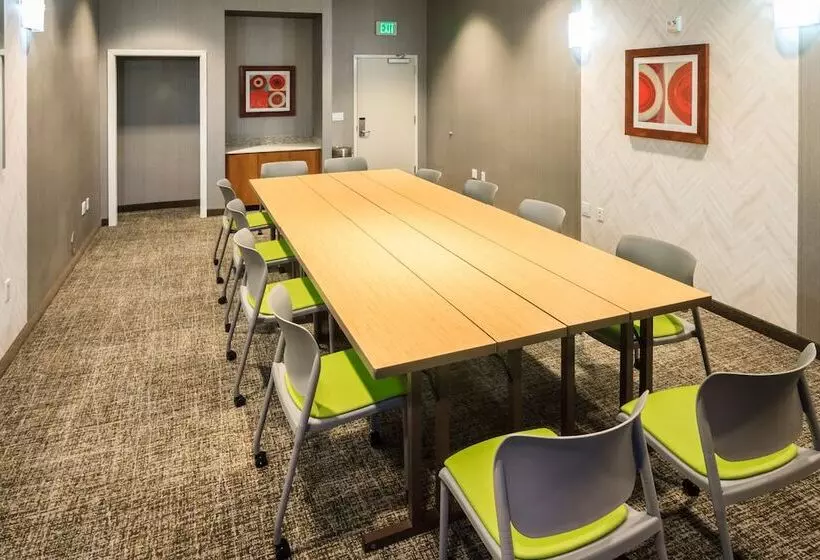 Hotelli Springhill Suites By Marriott The Dunes On Monterey Bay