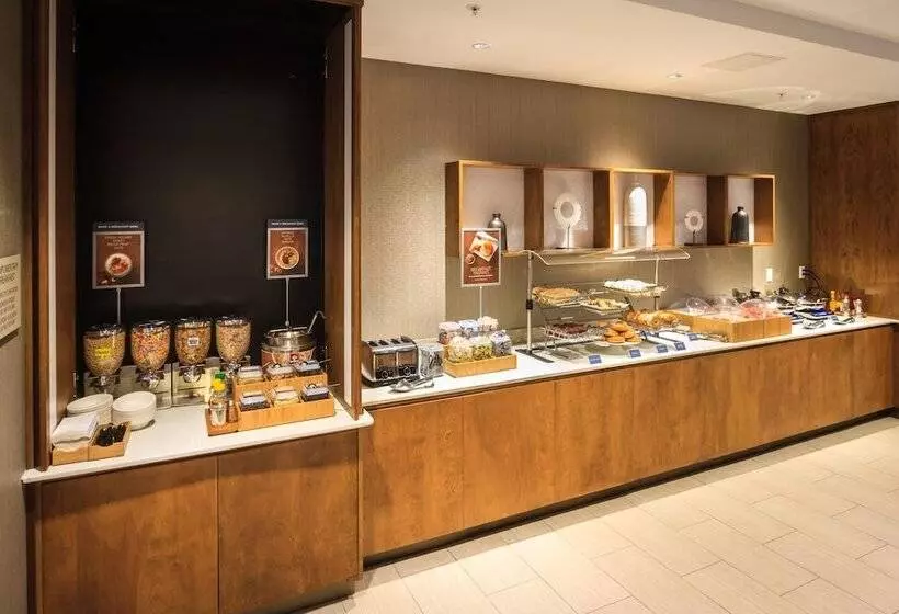 Hotelli Springhill Suites By Marriott The Dunes On Monterey Bay