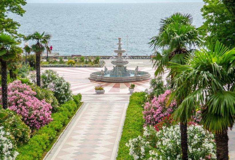 호텔 Uzhnoe Vzmorie Health Resort