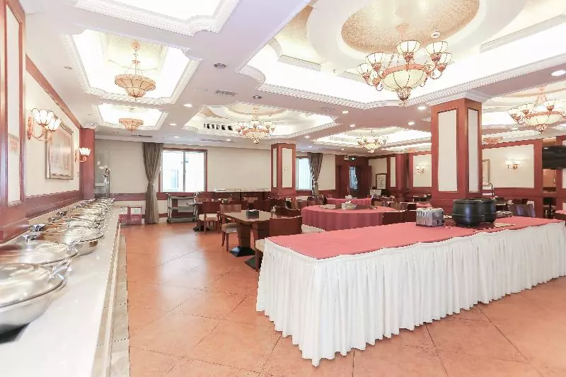 Vienna Hotel Shanghai Hongqiao Airport Center