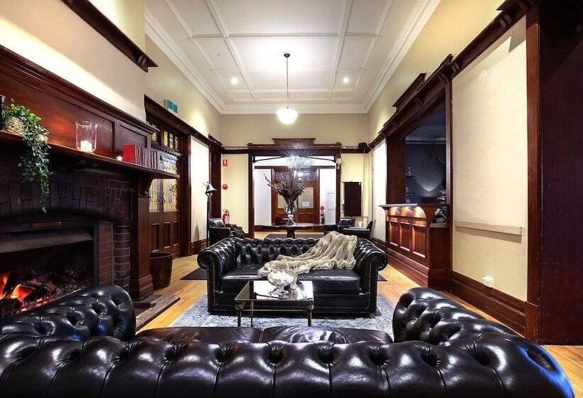 Pensão The Robertson Hotel