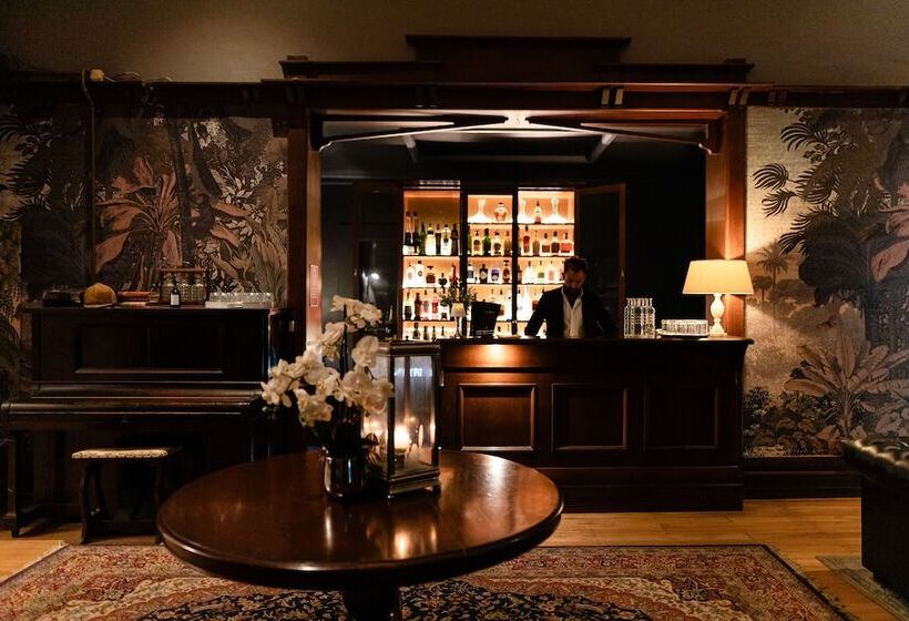 Pensão The Robertson Hotel