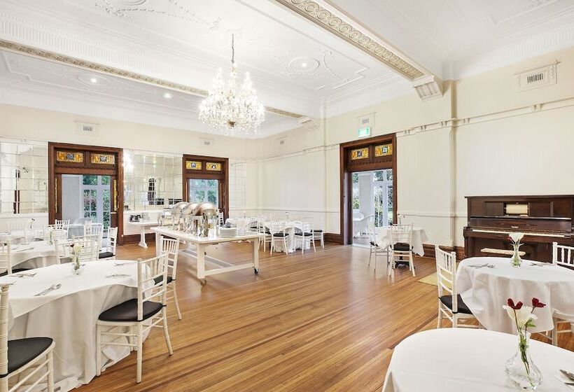 Pensão The Robertson Hotel