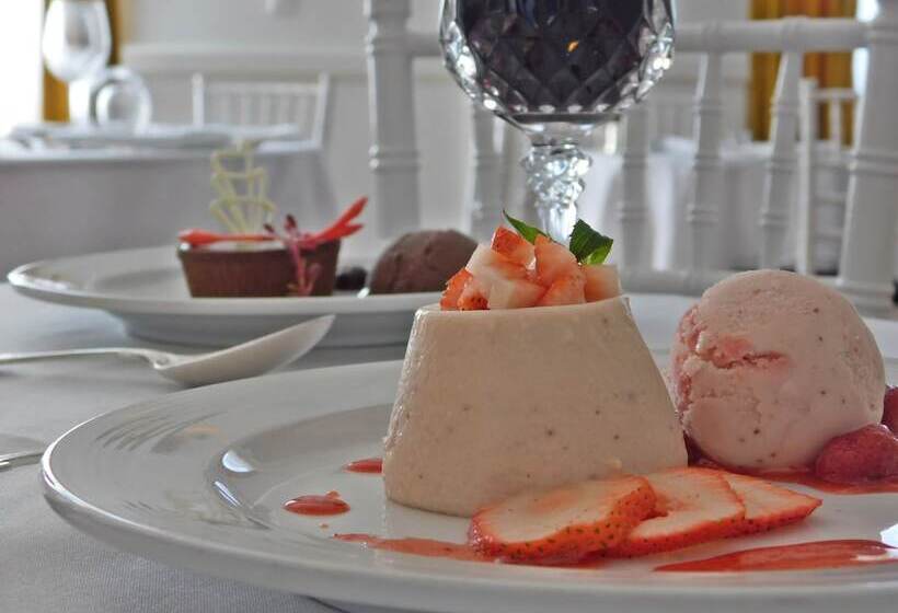 Pensão The Robertson Hotel