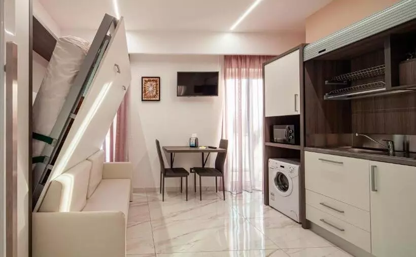 Casa Vacanze Mariaelena   Momena