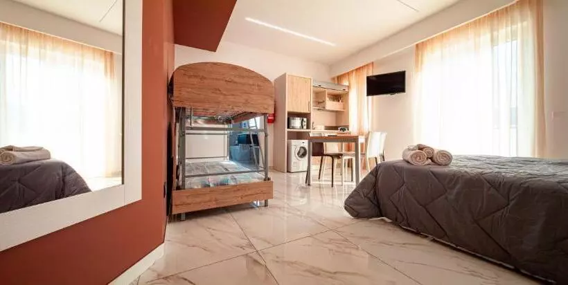Casa Vacanze Mariaelena   Momena