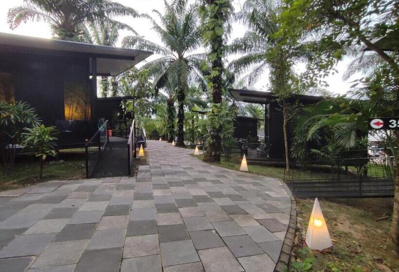 בית מלון כפרי X Park Iskandar Puteri