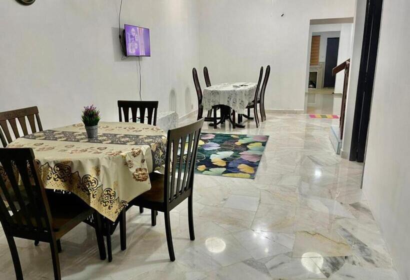 بنسيون D Tetamu Bandar Sg Long