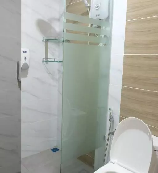 Lomakeskus D Razna Chalet Pantai Seberang Takir