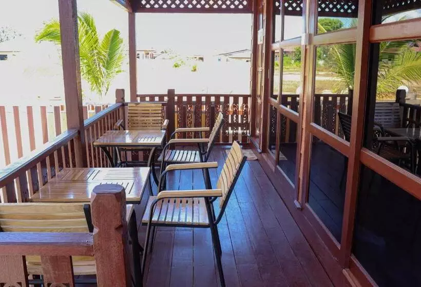 Lomakeskus D Razna Chalet Pantai Seberang Takir