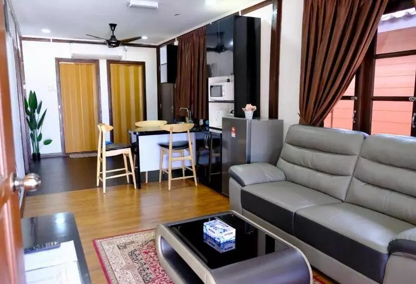 Lomakeskus D Razna Chalet Pantai Seberang Takir