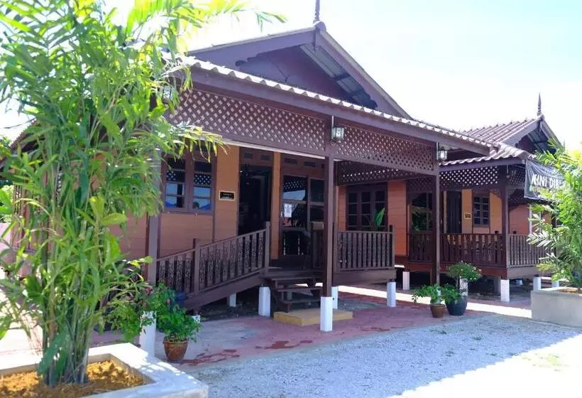 Lomakeskus D Razna Chalet Pantai Seberang Takir