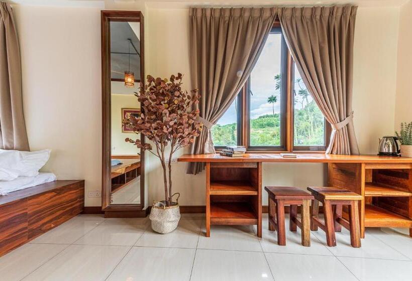 Bentong Eco Wellness Resort 14room 69pax By Verano Homestay
